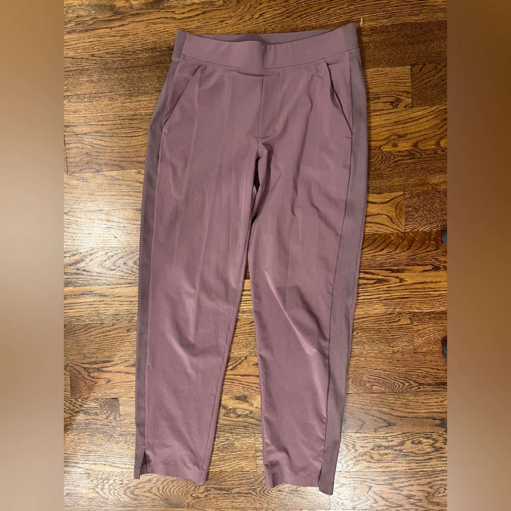 Athleta brooklyn mid rise in Mauve